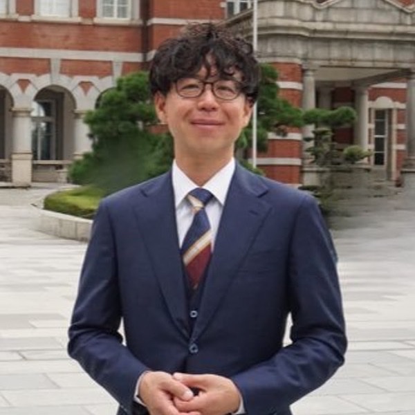 代表取締役社長 鶴田 洋